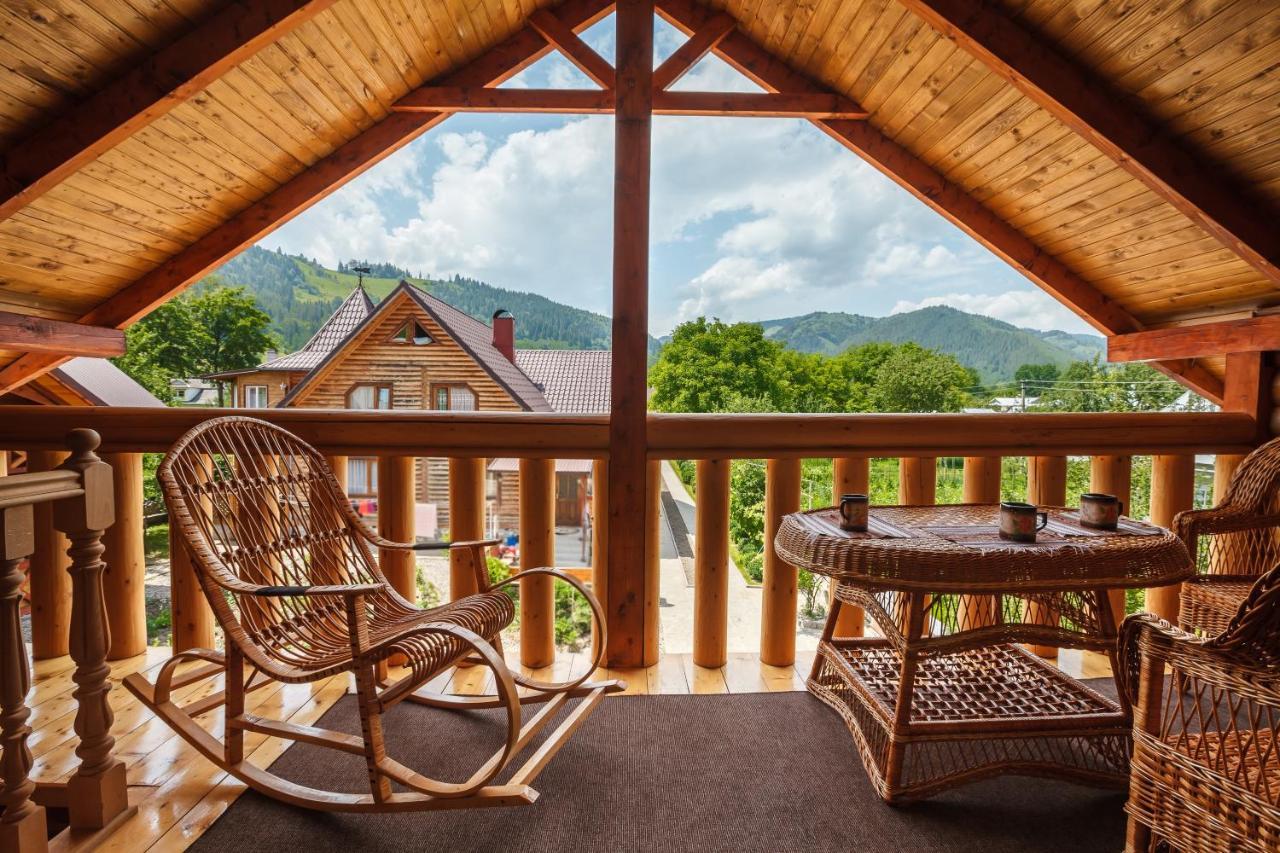Villa Хата Різьбяра Byalobereska Esterno foto