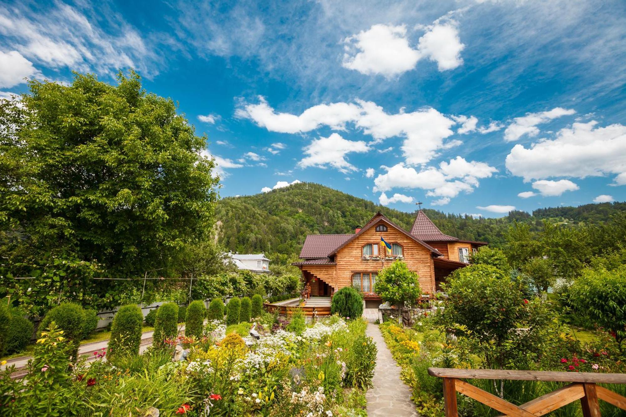 Villa Хата Різьбяра Byalobereska Esterno foto