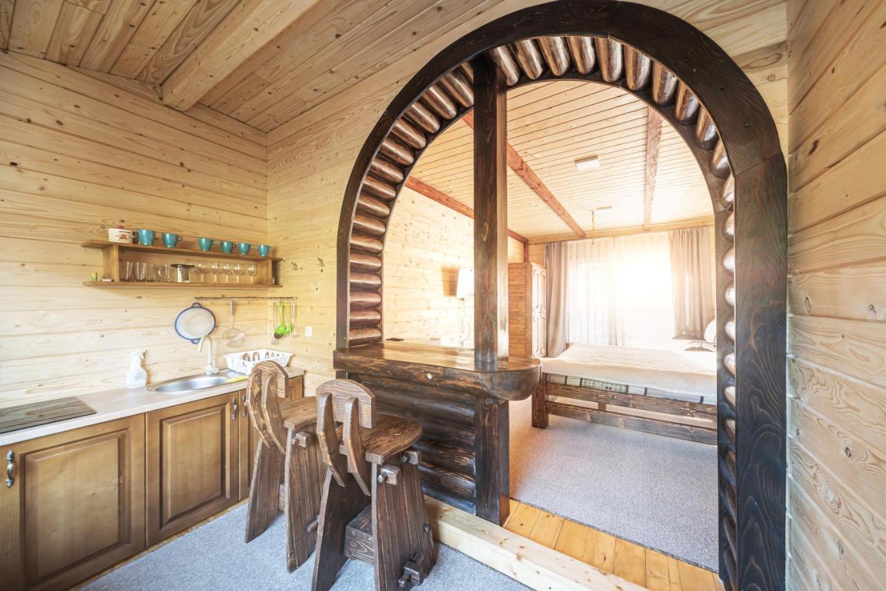 Villa Хата Різьбяра Byalobereska Esterno foto