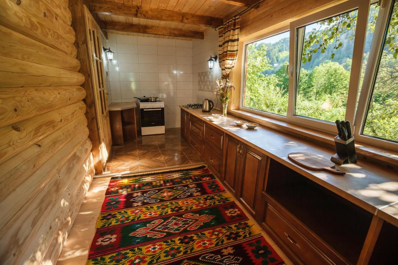 Villa Хата Різьбяра Byalobereska Esterno foto