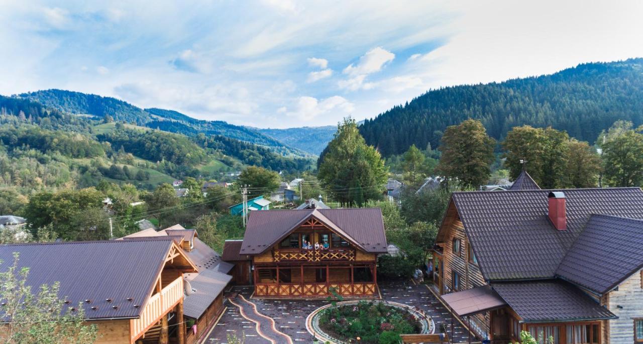 Villa Хата Різьбяра Byalobereska Esterno foto