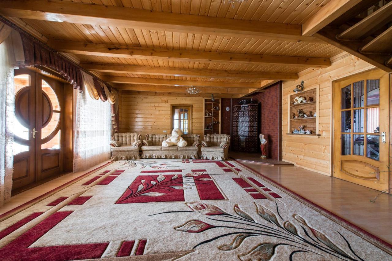 Villa Хата Різьбяра Byalobereska Esterno foto